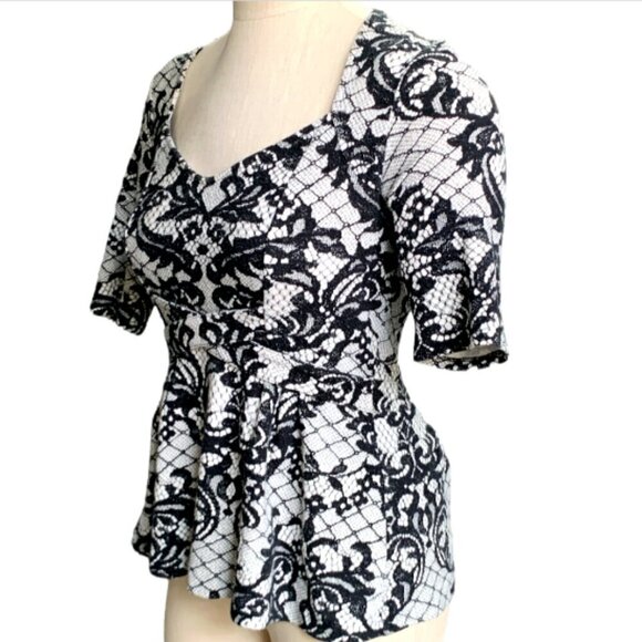 Anthropologie Postmark Leia Lace Pattern Swing Peplum Top S Black & White 37D - Picture 4 of 9